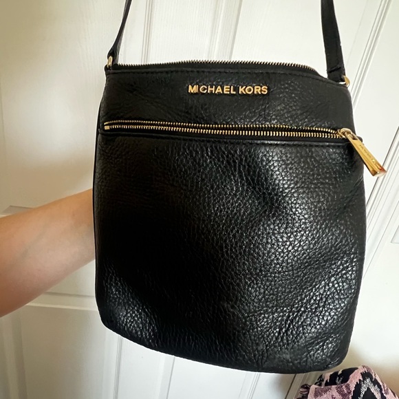Michael Kors Crossbody - Picture 1 of 6